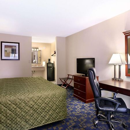 Baymont Inn & Suites Chocowinity/Washington Номер фото