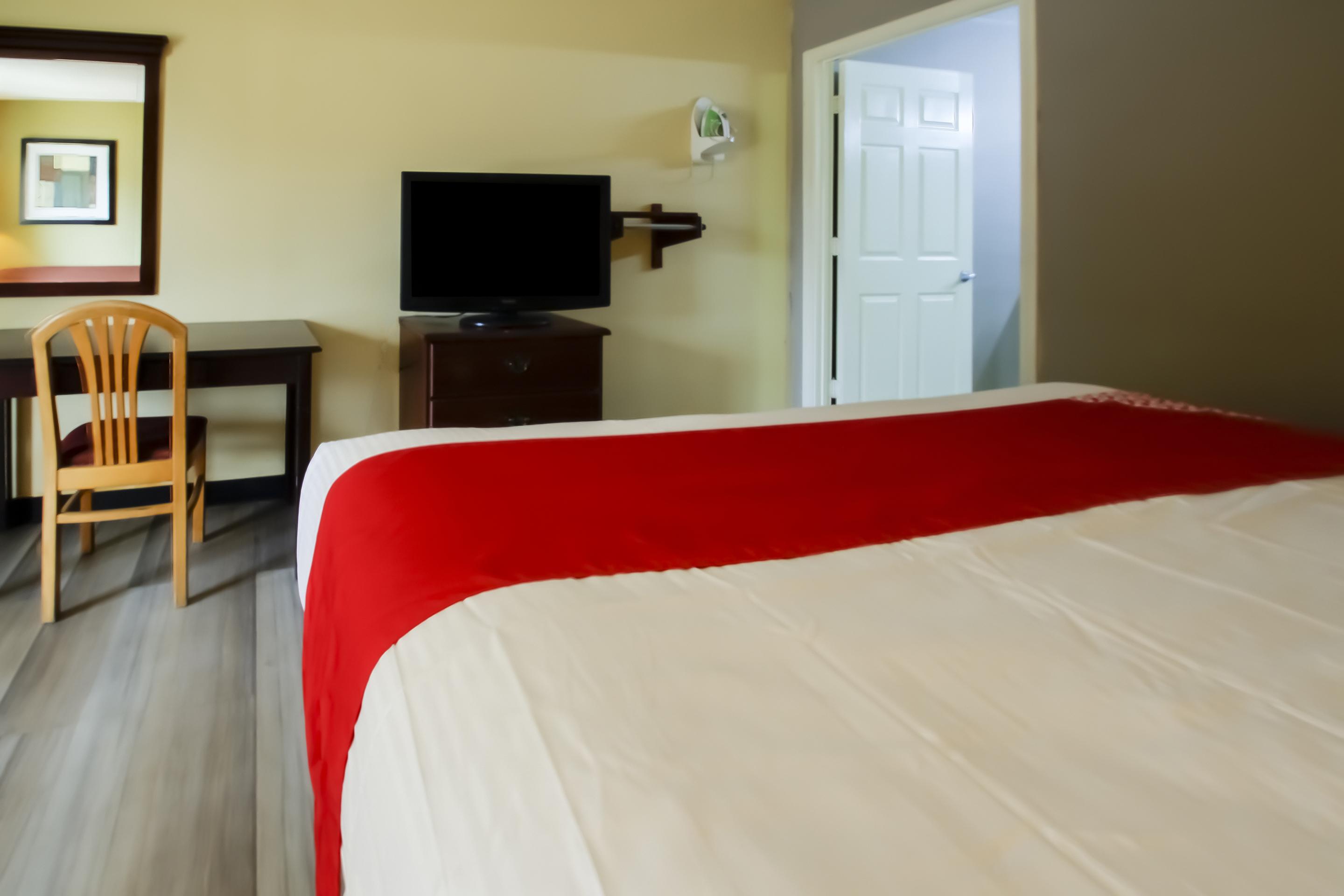 Baymont Inn & Suites Chocowinity/Washington Екстер'єр фото